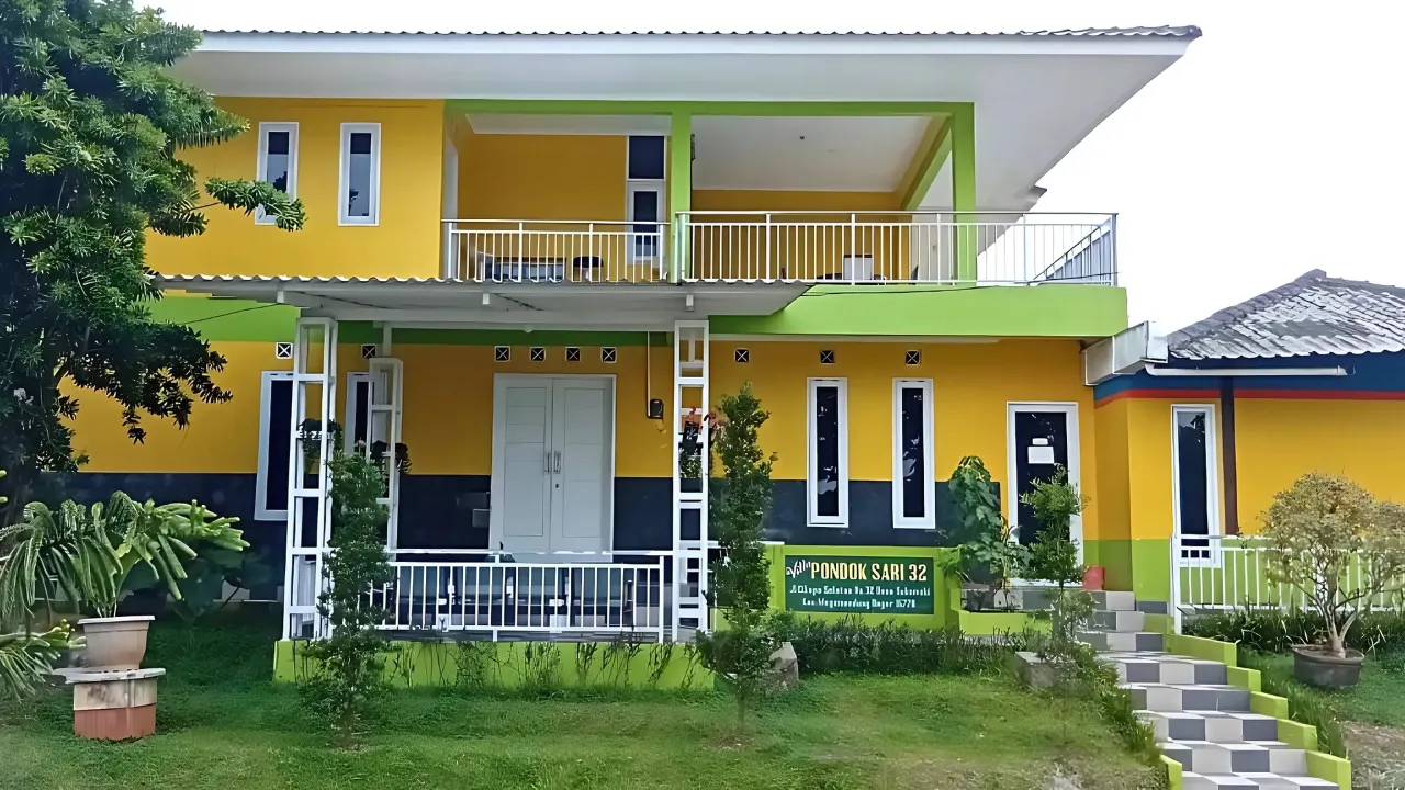 Pondok Sari Cover Image